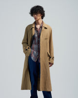 BED j.w. FORD "2days 1night – Beige" Soutien Collar Coat|ベッドフォード "2デイズ 1ナイト – ベージュ" ステンカラーコート メンズモデル着用