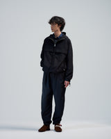 BED j.w. FORD "Not like a mountain – Black" Anorak Parka|ベッドフォード "ノットライクアマウンテン – ブラック" アノラックパーカ メンズモデル着用