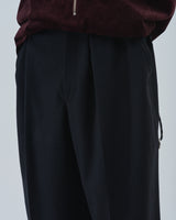 BED j.w. FORD "Wrinkles – Black" Wide Trouser|ベッドフォード "リンクルズ – ブラック" ワイドスラックス メンズモデル着用