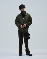 BED j.w. FORD "+ Bag – Olive" Nylon Pullover Jacket|ベッドフォード "プラスバッグ – オリーブ" ナイロンプルオーバージャケット メンズモデル着用