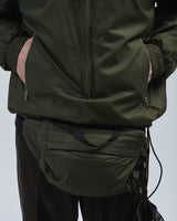 BED j.w. FORD "+ Bag – Olive" Nylon Pullover Jacket|ベッドフォード "プラスバッグ – オリーブ" ナイロンプルオーバージャケット メンズモデル着用