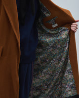 BED j.w. FORD "Shadow – Camel" Corduroy Long Coat|ベッドフォード "シャドウ – キャメル" コーデュロイロングコート メンズモデル着用