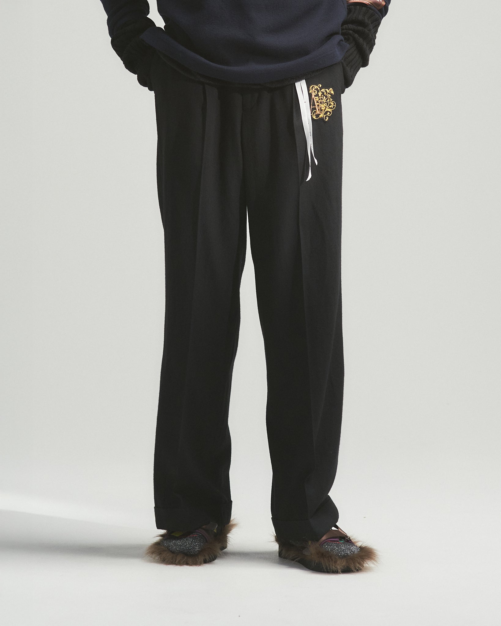 Team) One – Black｜BED j.w. FORD Official Website