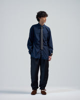 BED j.w. FORD "Day 5 Shirts – Navy" Tie Shirts｜ベッドフォード "デイ5シャツ – ネイビー" タイ付きシャツ メンズモデル着用
