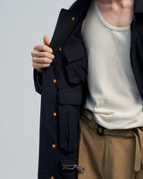 BED j.w. FORD "2days 1night – Black" Soutien Collar Coat｜ベッドフォード "2デイズ 1ナイト – ブラック" ステンカラーコート メンズモデル着用