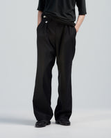 BED j.w. FORD "Nice Details – Black" Wool Slacks｜ベッドフォード "ナイスディテールス – ブラック" ウールスラックス メンズモデル着用