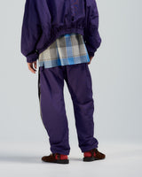 BED j.w. FORD "Training Days – Purple" Nylon Pants｜ベッドフォード "トレーニングデイズ – パープル" ナイロンパンツ メンズモデル着用