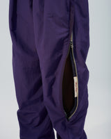 BED j.w. FORD "Training Days – Purple" Nylon Pants｜ベッドフォード "トレーニングデイズ – パープル" ナイロンパンツ メンズモデル着用
