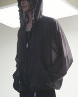 BED j.w. FORD "No specs – Gray" Nylon Hoodie｜ベッドフォード "ノースペックス  – グレー" ナイロンパーカー メンズモデル着用