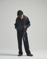BED j.w. FORD "No specs – Navy" Nylon Hoodie｜ベッドフォード "ノースペックス  – ネイビー" ナイロンパーカー メンズモデル着用