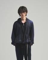 BED j.w. FORD "No specs – Navy" Nylon Hoodie｜ベッドフォード "ノースペックス  – ネイビー" ナイロンパーカー メンズモデル着用