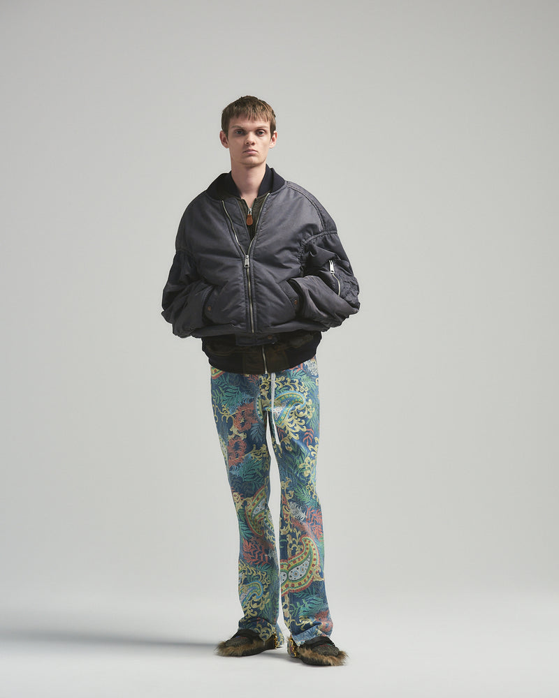 BED j.w. FORD "MA-1+1 – Navy” Layered MA-1 ｜ベッドフォード "エムエーワン+ワン – ネイビー” レイヤードMA-1 メンズモデル着用