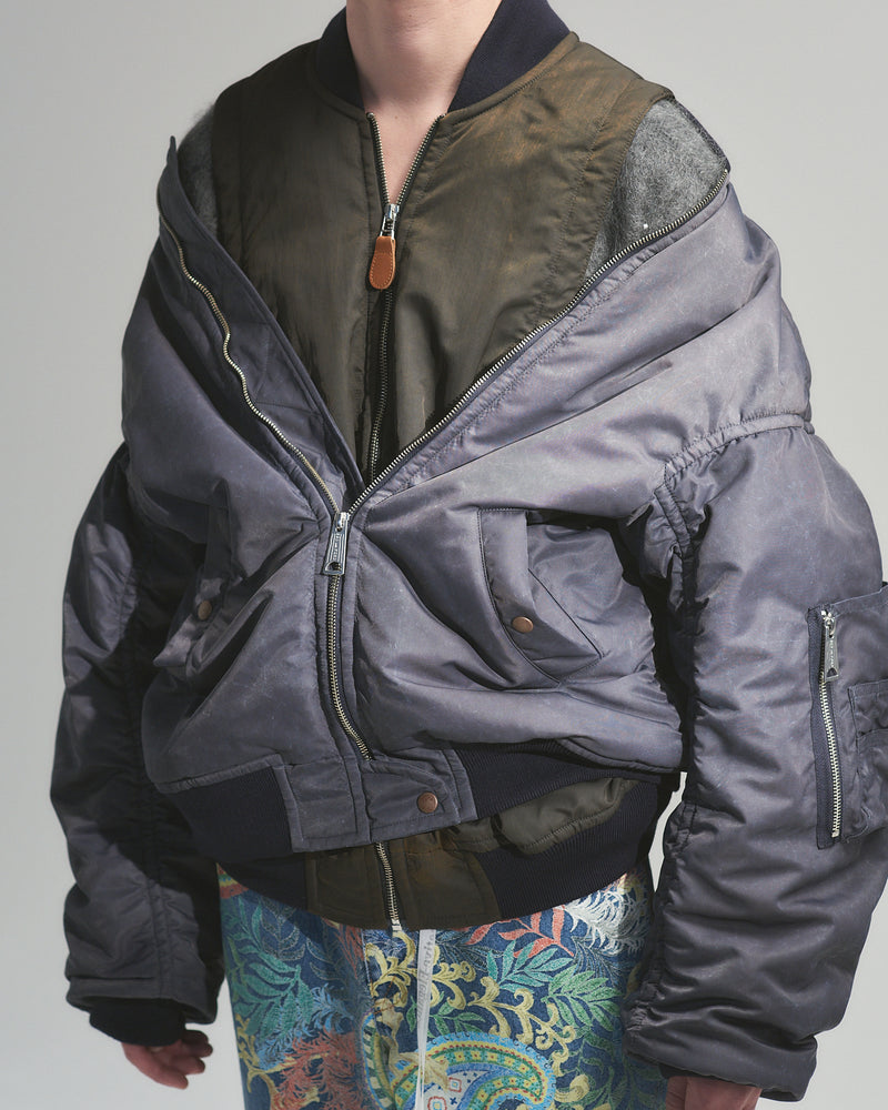 BED j.w. FORD "MA-1+1 – Navy” Layered MA-1 ｜ベッドフォード "エムエーワン+ワン – ネイビー” レイヤードMA-1 メンズモデル着用