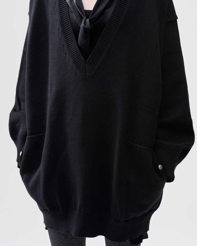 Over Sized V-Neck Knit – Black