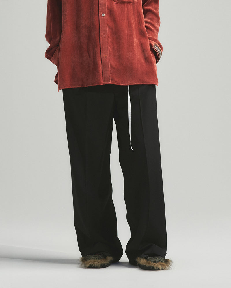 BED j.w. FORD "One – Black” Wool Slacks｜ベッドフォード “ワン – ブラック” ウールスラックス メンズモデル着用