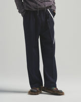 BED j.w. FORD "Three – Navy” 3tuck Slacks ｜ベッドフォード “スリー – ネイビー” 3タックスラックス メンズモデル着用