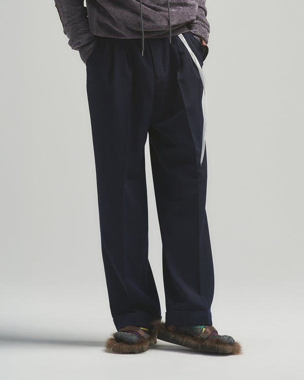BED j.w. FORD "Three – Navy” 3tuck Slacks ｜ベッドフォード “スリー – ネイビー” 3タックスラックス メンズモデル着用