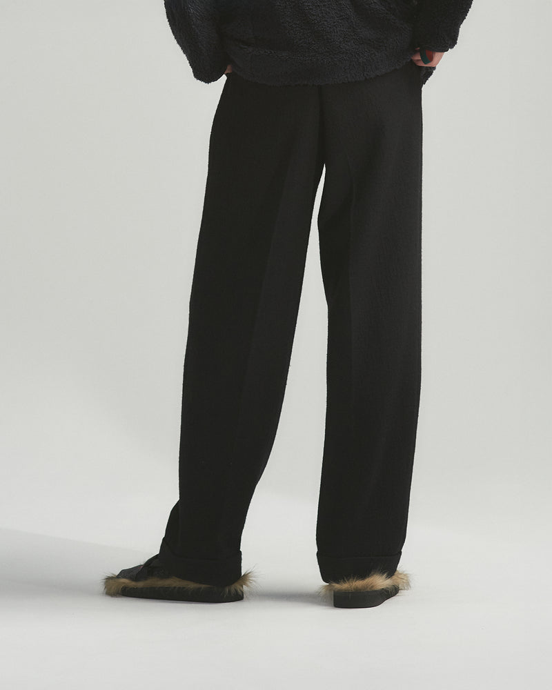 BED j.w. FORD "(AE)-Three – Black” 3tuck Slacks ｜ベッドフォード “(エーイー)スリー – ブラック” 3タックスラックス メンズモデル着用