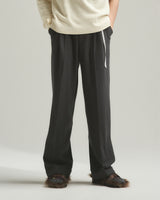 BED j.w. FORD "(AE)-Three – Gray” 3tuck Slacks ｜ベッドフォード “(エーイー)スリー – グレー” 3タックスラックス メンズモデル着用