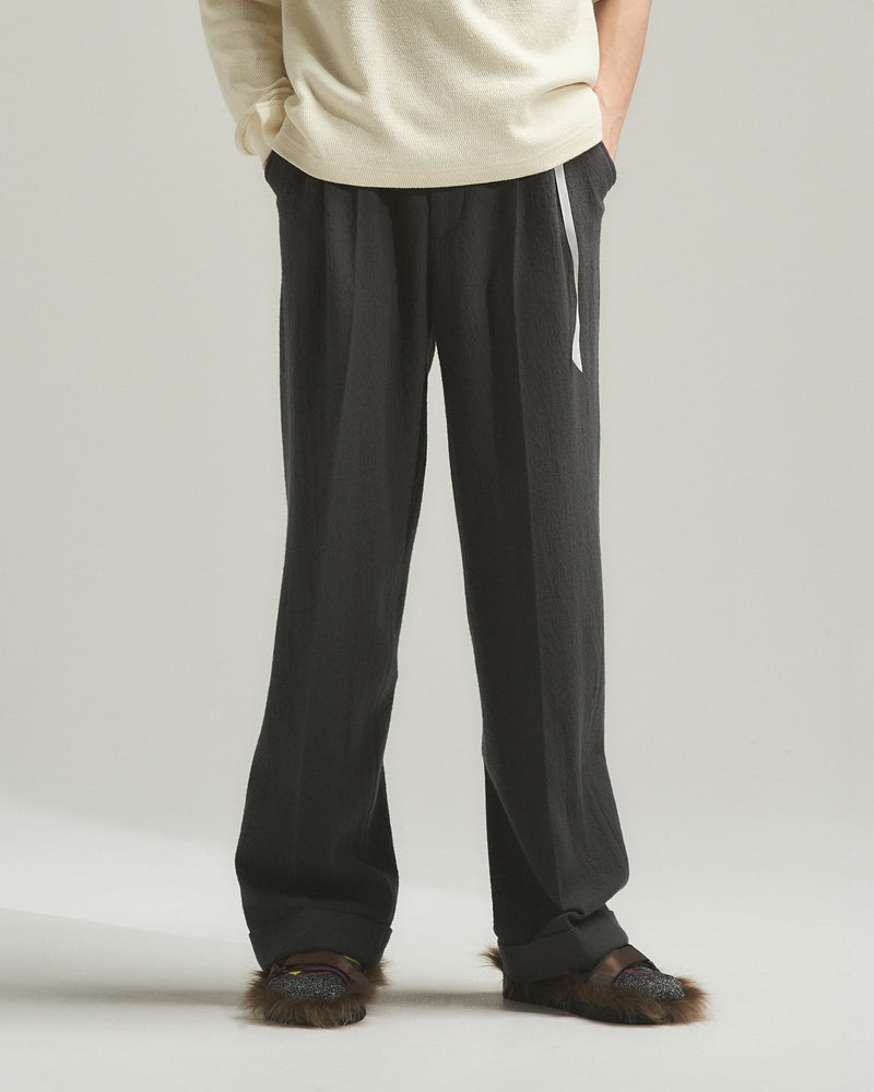 BED j.w. FORD "(AE)-Three – Gray” 3tuck Slacks ｜ベッドフォード “(エーイー)スリー – グレー” 3タックスラックス メンズモデル着用