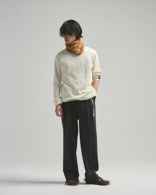 BED j.w. FORD "(AE)-Three – Gray” 3tuck Slacks ｜ベッドフォード “(エーイー)スリー – グレー” 3タックスラックス メンズモデル着用