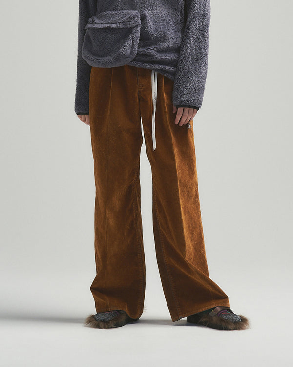 BED j.w. FORD "every (one) – Brown" Rayon flocking pants｜ベッドフォード "エブリ (ワン) – ブラウン" レーヨンフロッキーパンツ メンズモデル着用