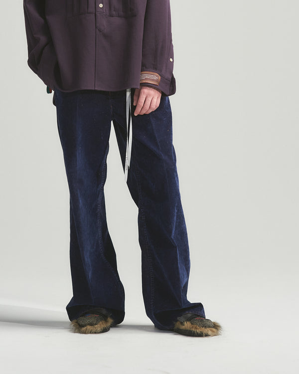 BED j.w. FORD "every (one) – Navy" Rayon flocking pants｜ベッドフォード "エブリ (ワン) – ネイビー" レーヨンフロッキーパンツ メンズモデル着用