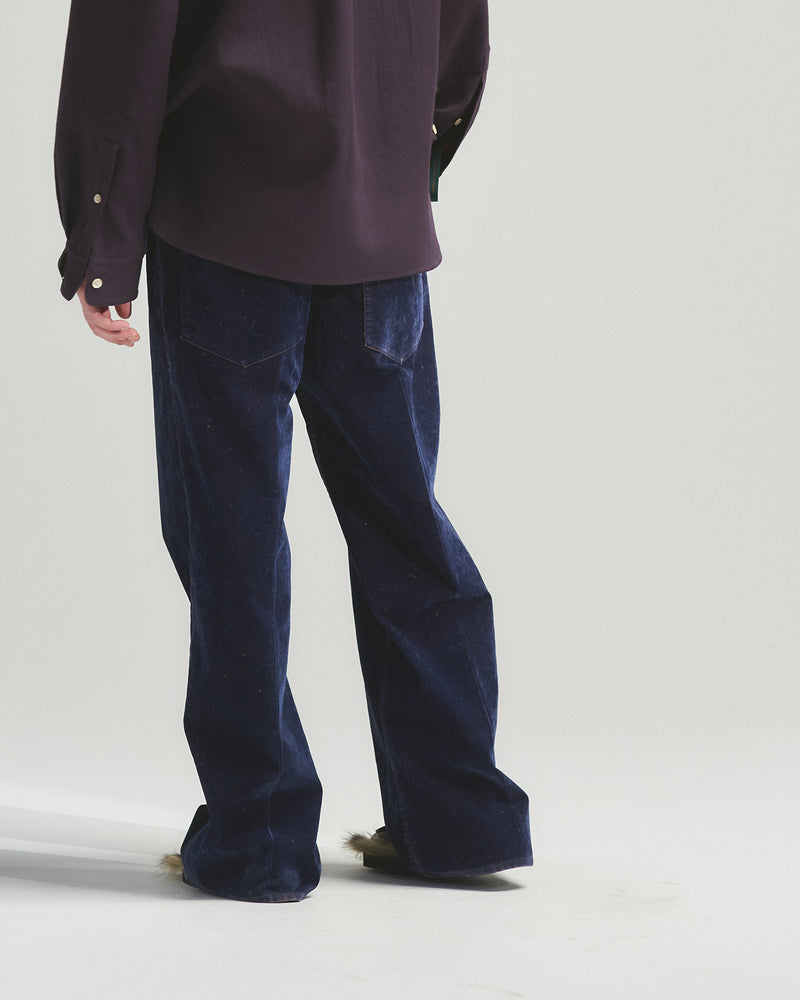 BED j.w. FORD "every (one) – Navy" Rayon flocking pants｜ベッドフォード "エブリ (ワン) – ネイビー" レーヨンフロッキーパンツ メンズモデル着用