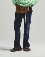 BED j.w. FORD "Daily – Navy" Rayon flocking pants｜ベッドフォード "デイリー – ネイビー" レーヨンフロッキーパンツ メンズモデル着用