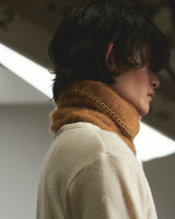 BED j.w. FORD "C-neck – Brown" Neck warmer ｜ベッドフォード “シーネック – ブラウン” ネックウォーマー メンズモデル着用