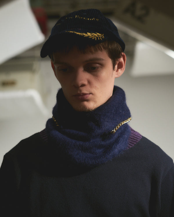 BED j.w. FORD "C-neck – Navy" Neck warmer ｜ベッドフォード “シーネック – ネイビー” ネックウォーマー メンズモデル着用