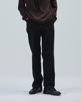BED j.w. FORD "H&H – Black" Asymmetry Trousers｜ベッドフォード "ハーフ&ハーフ – ブラック" アシンメトリーパンツ メンズモデル着用