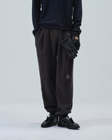 BED j.w. FORD "The Real – Brown" Sweat Pants｜ベッドフォード "ザ リアル – ブラウン" スウェットパンツ メンズモデル着用
