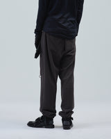 BED j.w. FORD "The Real – Brown" Sweat Pants｜ベッドフォード "ザ リアル – ブラウン" スウェットパンツ メンズモデル着用