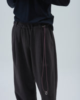 BED j.w. FORD "The Real – Brown" Sweat Pants｜ベッドフォード "ザ リアル – ブラウン" スウェットパンツ メンズモデル着用