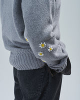 BED j.w. FORD "Repair – Gray" V-neck Sweater｜ベッドフォード "リペア – グレー" Vネックセーター メンズモデル着用