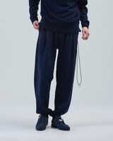 BED j.w. FORD "The Real – Navy" Sweat Pants｜ベッドフォード "ザ リアル – ネイビー" スウェットパンツ メンズモデル着用