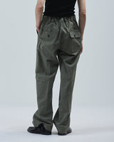 BED j.w. FORD "Hard Worker – Olive" Work Pants｜ベッドフォード "ハードワーカー – オリーブ" ワークパンツ メンズモデル着用