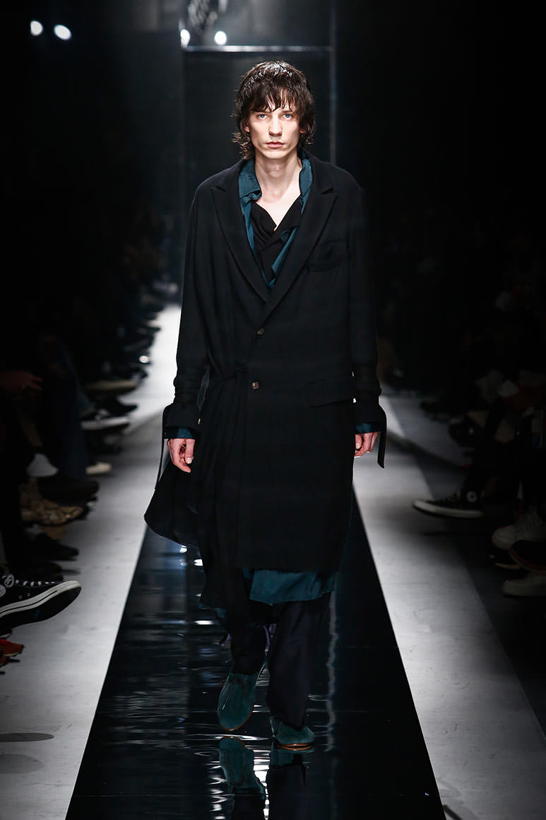 aw1718_runway_img02.jpg?v=